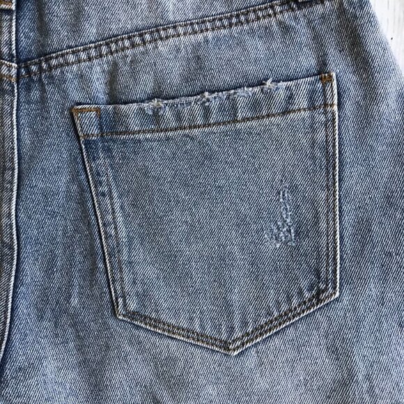 BlankNYC "The Barrow" High Rise Distressed Shorts Size 29 - Picture 4 of 14